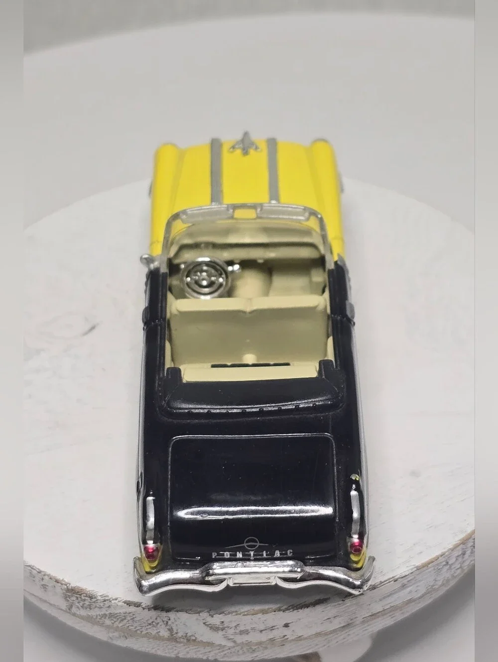 1955 Pontiac Starchief 1/43 Diecast Scale Model Car by NewRay China 2000